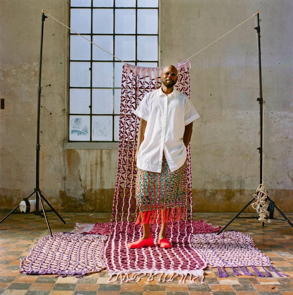 Møt Damien Ajavon - mottaker av Skien kommunes kunstnerstipend 2024-25.