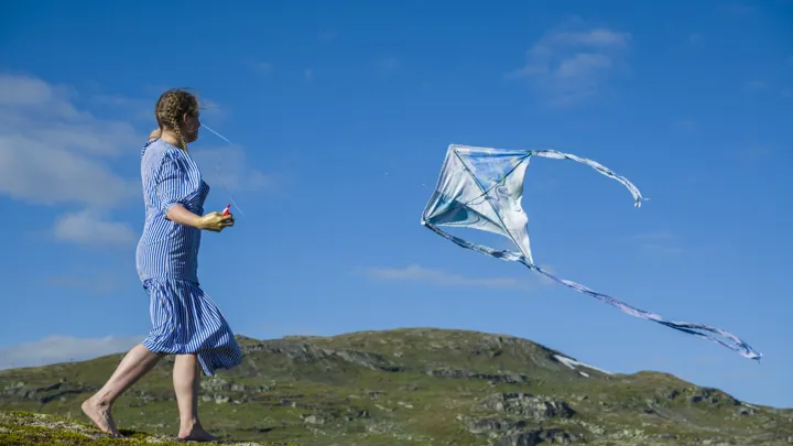 Thumbnail Marit Tunestveit Dyre Stay Out Of The Lines 2022 Foto Bjarte Bjørkum