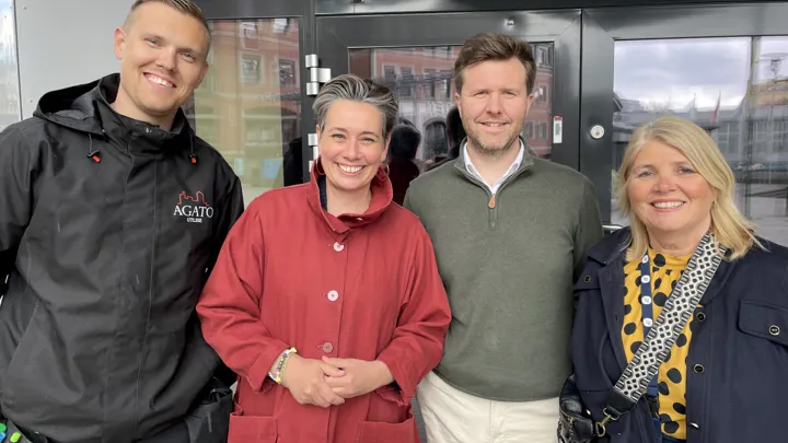Representanter fra Skien kommune og gårdeierne i avtalen.