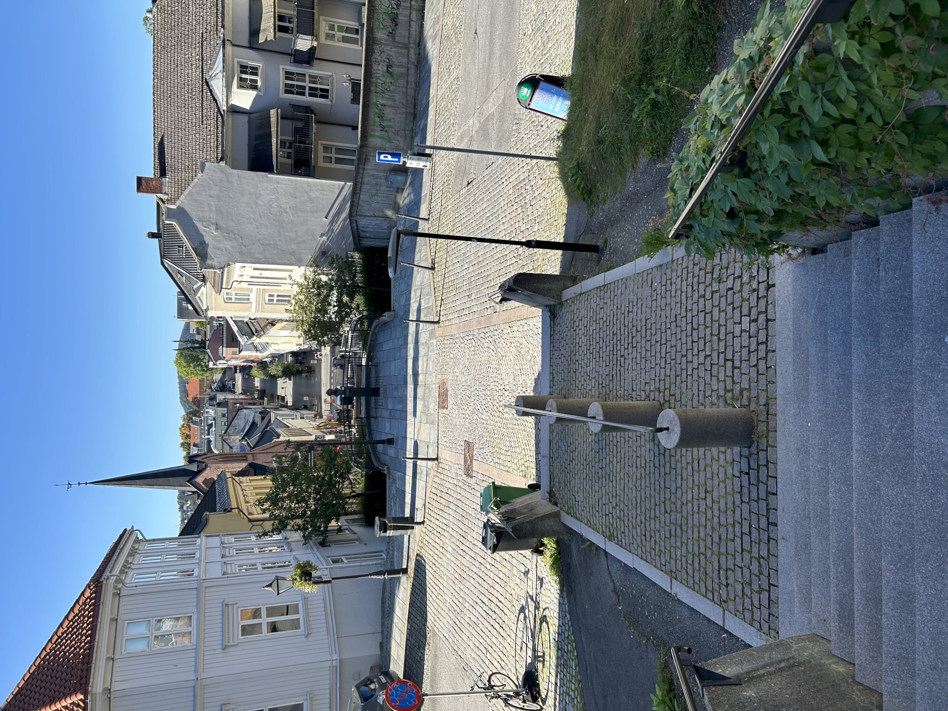 Fra Brekketrappa med utsikt til Telemarksgate og Prestegården