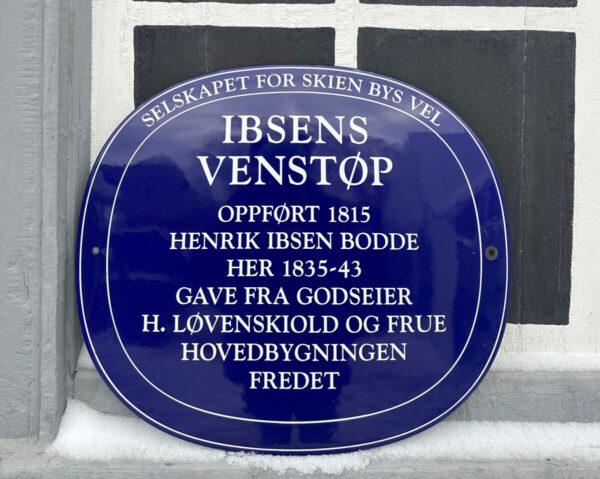 Blått skilt Ibsens Venstøp
